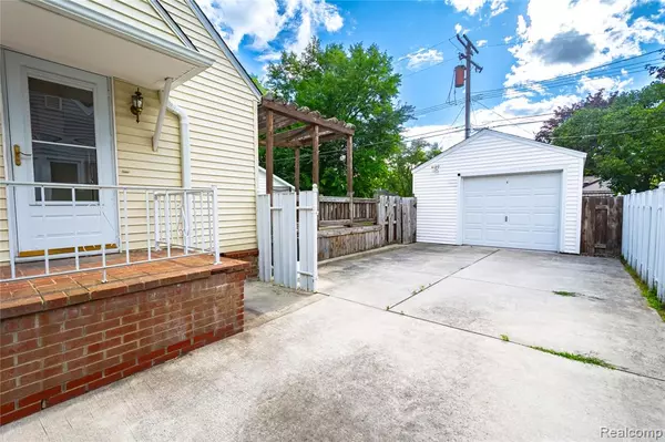 Port Huron, MI 48060,3009 10th Ave Avenue