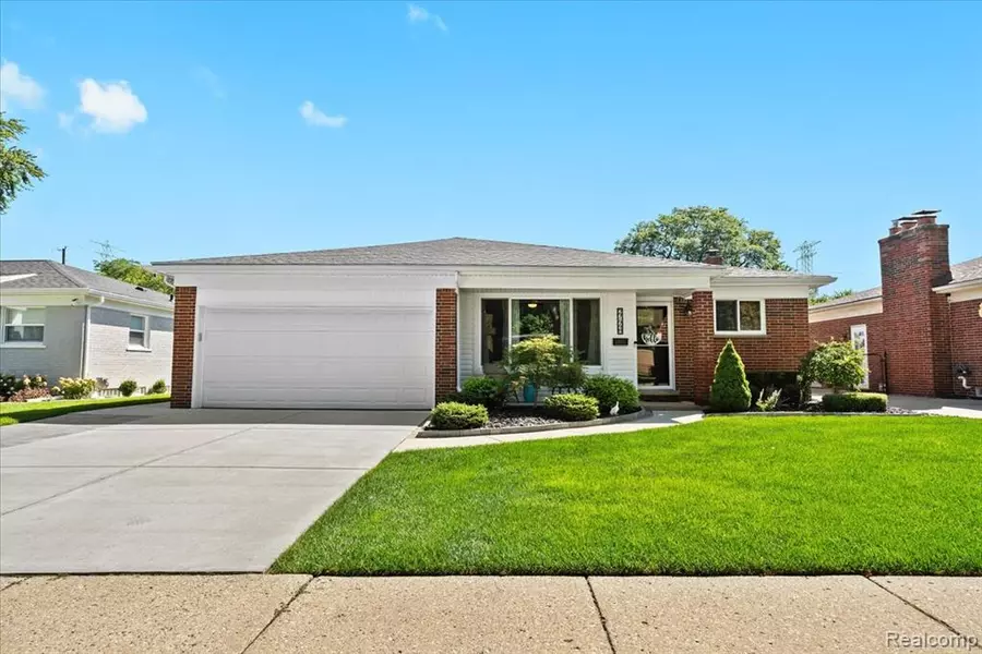 27448 Roan Drive, Warren, MI 48093