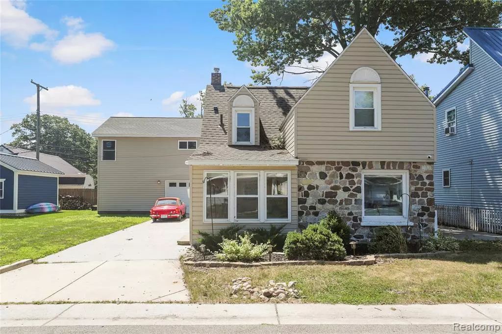 Fort Gratiot, MI 48059,3051 Elmwood Drive