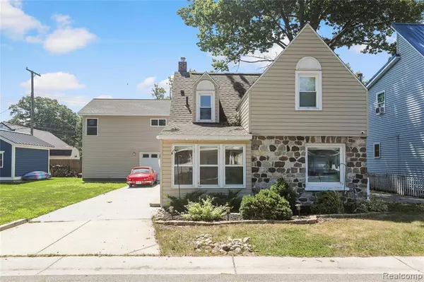 3051 Elmwood Drive, Fort Gratiot, MI 48059