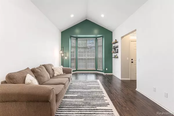 Commerce Twp, MI 48390,17102 Caitlin Circle