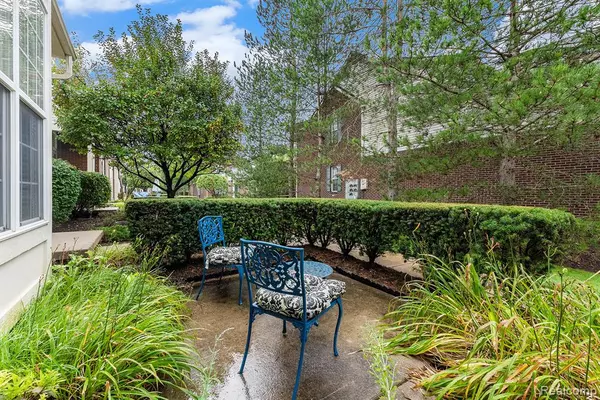 Commerce Twp, MI 48390,17102 Caitlin Circle