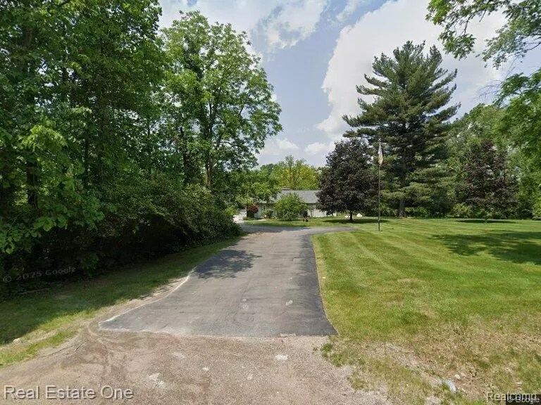 10292 Washburn Road, Goodrich Vlg, MI