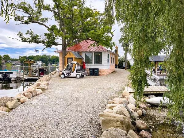 Lake Orion, MI 48362,599 Westpointe Court