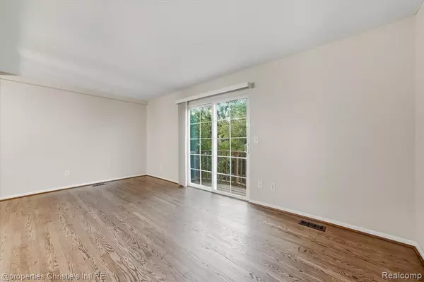 Madison Heights, MI 48071,483 W Lincoln Avenue