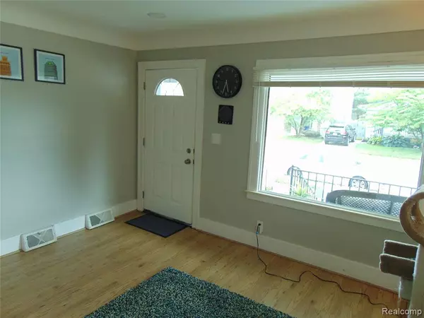 Hazel Park, MI 48030,613 E Woodruff Avenue