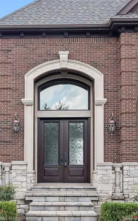 1456 Lochridge Road, Bloomfield Hills, MI 48302