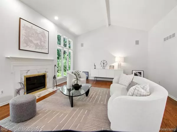 Beverly Hills, MI 48025,32326 Spruce Lane