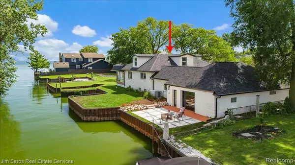 22505 Beach Street, Saint Clair Shores, MI 48081