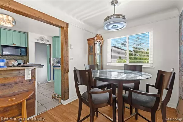 Waterford, MI 48328,3994 Beechgrove Drive