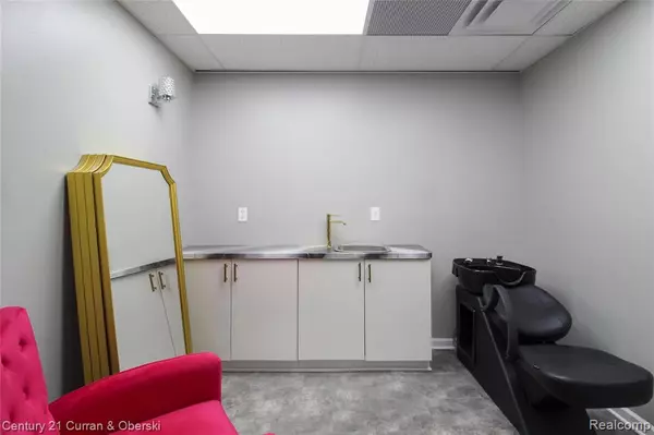 Garden City, MI,27621 Warren Road