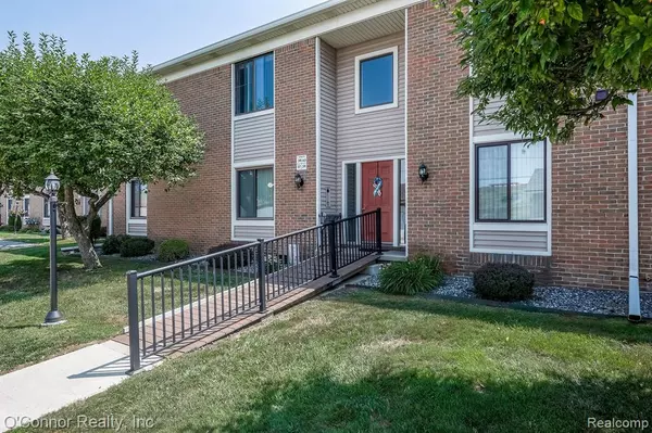 1660 River Road, Marysville, MI 48040