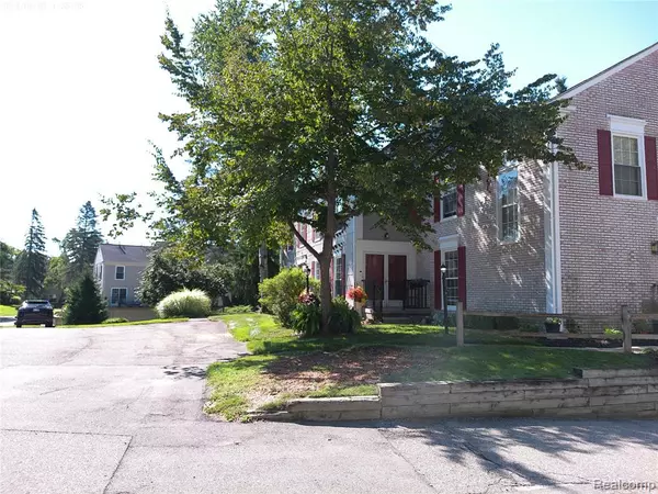 Rochester Hills, MI 48306,1437 Lantern Lane