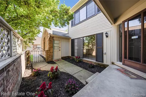 West Bloomfield, MI,6027 Pebble Lane Court