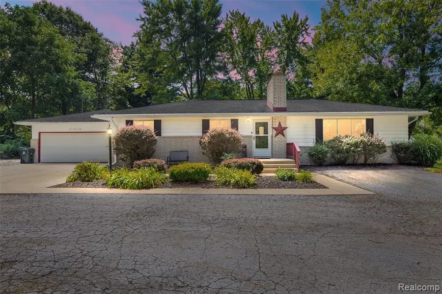 350 Parkview Boulevard, Lake Orion, MI 48362