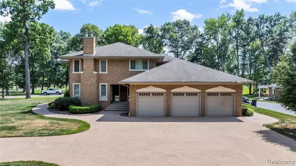 Grosse Ile, MI 48138,9281 Island Drive