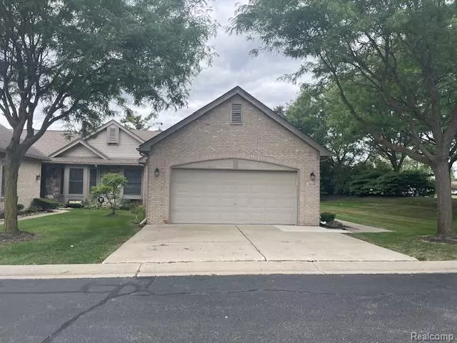 2268 Westmont Circle, Sterling Heights, MI 48310