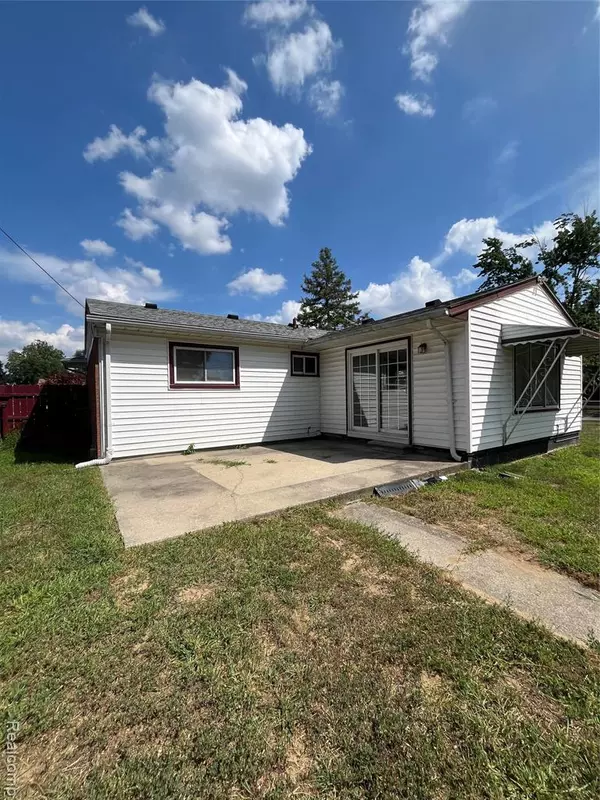 Westland, MI 48186,284 S BYFIELD Street