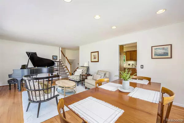 Rochester Hills, MI 48309,107 Orchardale Drive