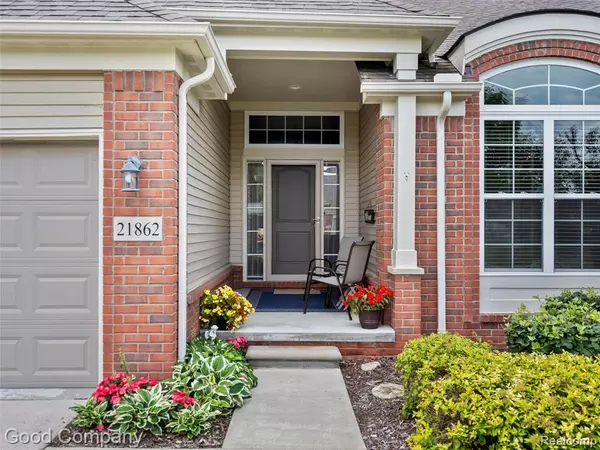 Macomb, MI 48042,21862 Hanover Drive