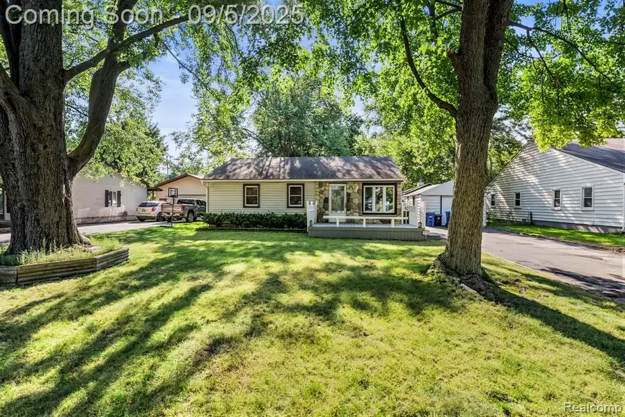 2319 Pauline Drive, Waterford, MI 48329