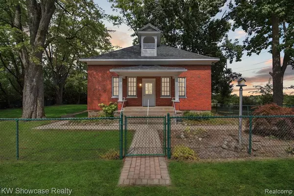 11000 Dexter Chelsea Road, Dexter, MI 48130