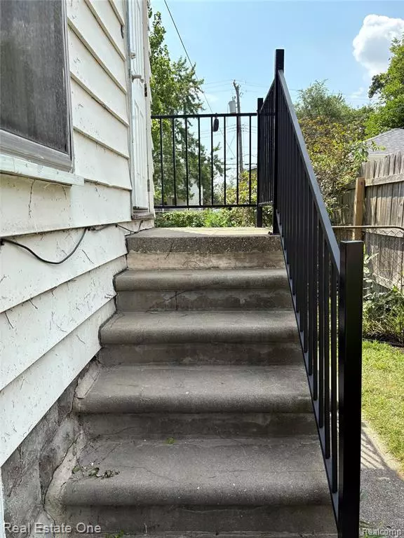 Royal Oak, MI 48067,319 W Parent Avenue