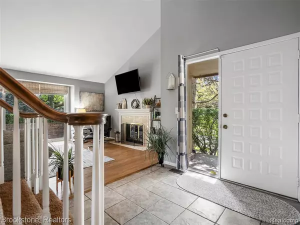 Bloomfield Hills, MI 48304,1652 S Hill Circle