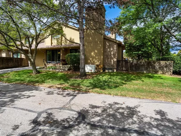 Bloomfield Hills, MI 48304,1652 S Hill Circle