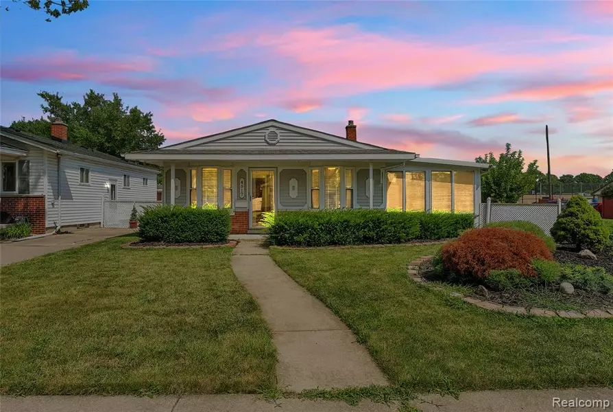 4517 Culver Street, Dearborn Heights, MI 48125