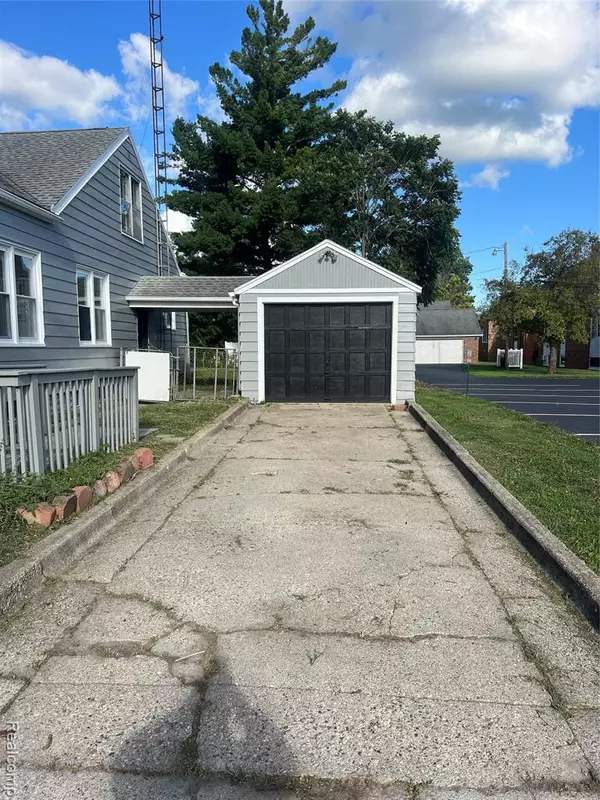 Fowlerville, MI 48836,113 S Maple Street