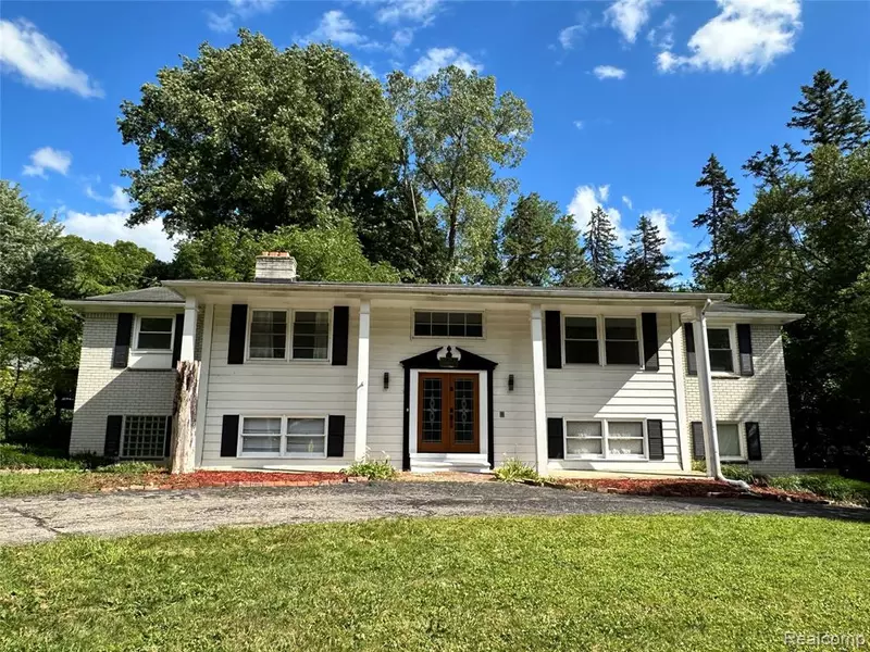 26742 Westmeath Street, Farmington Hills, MI 48334