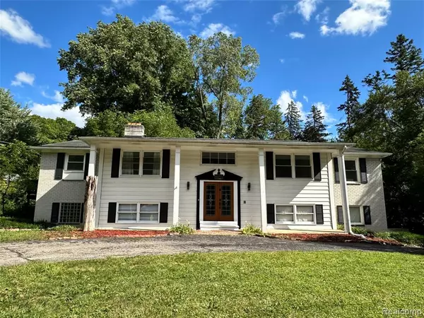 26742 Westmeath Street, Farmington Hills, MI 48334