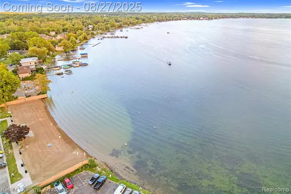 Walled Lake, MI 48390,855 S Pontiac Trail