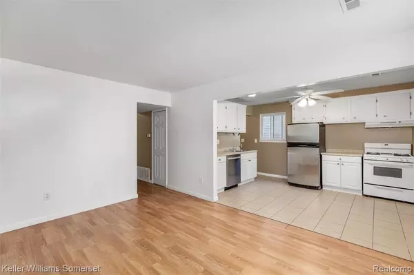 Redford, MI 48240,18416 Lennane