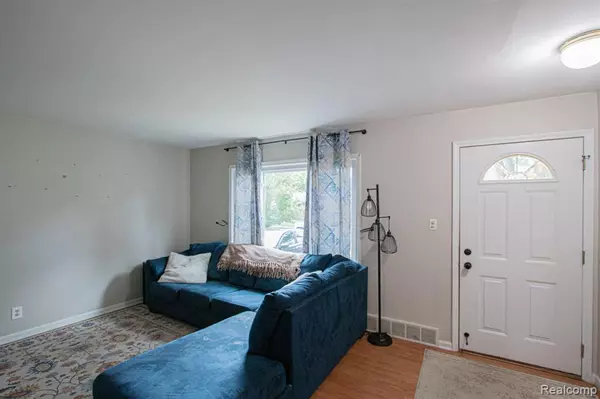 Saint Clair Shores, MI 48082,23537 Deziel Street