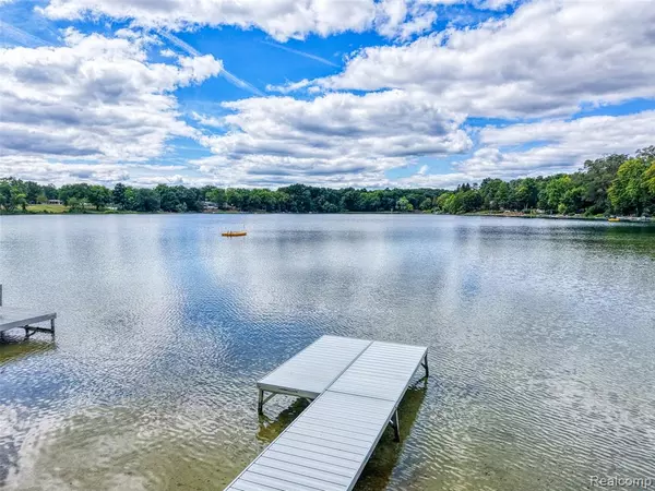 Pinckney, MI 48169,10344 Langley Drive