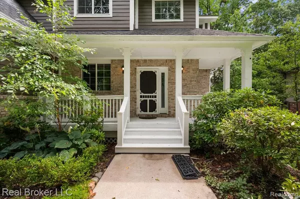 West Bloomfield, MI 48324,2475 Horace Street