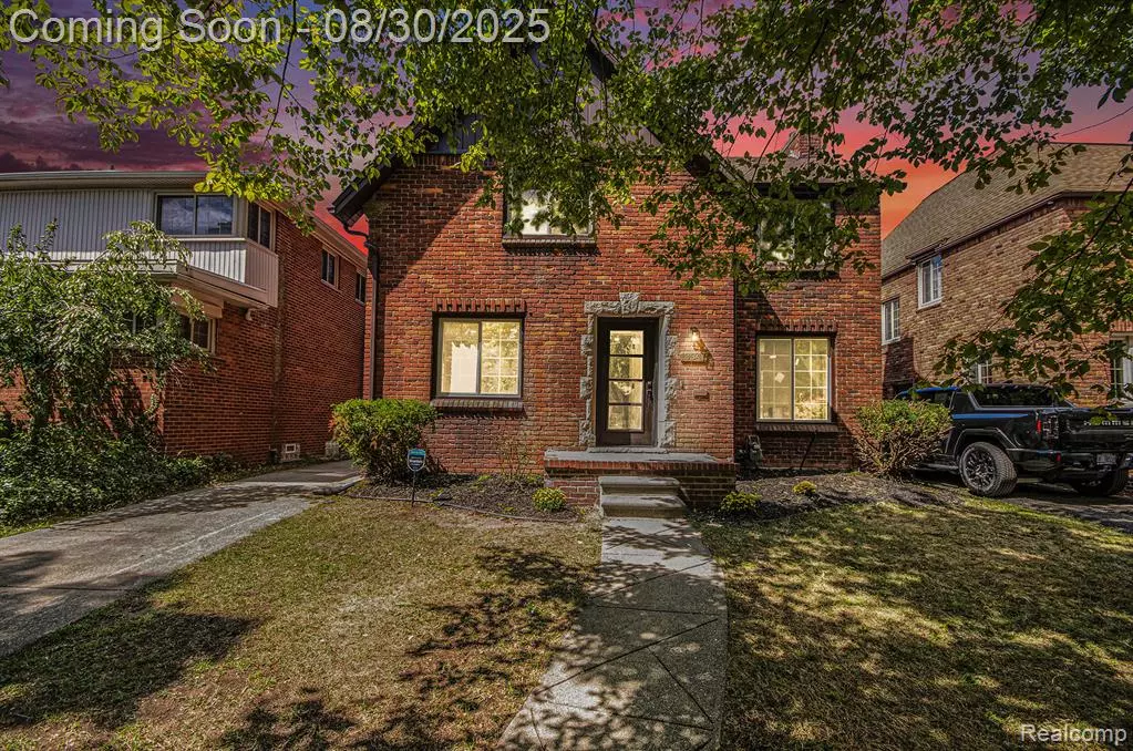 Detroit, MI 48221,19941 Briarcliff Road