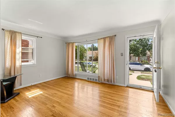 Allen Park, MI 48101,10045 Ruth Avenue