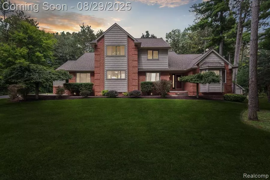 7856 N Kilkenny Drive, Brighton, MI 48116