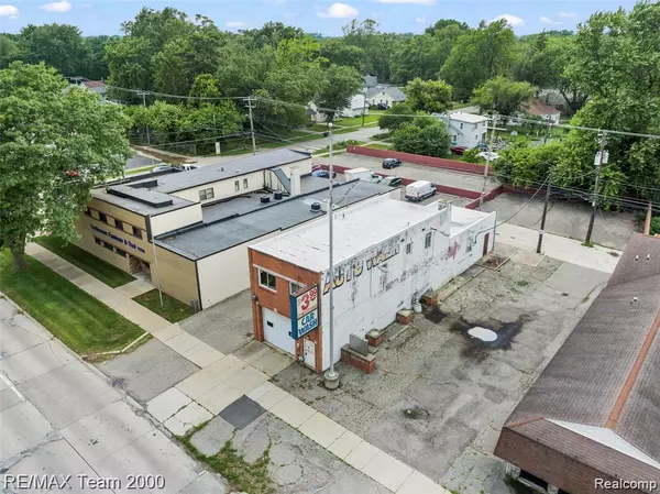 Redford, MI 48239,25120 5 Mile Road