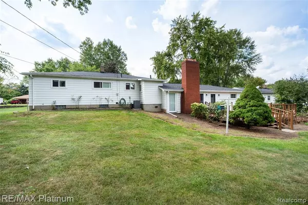 Waterford, MI 48328,1120 Orchid Street