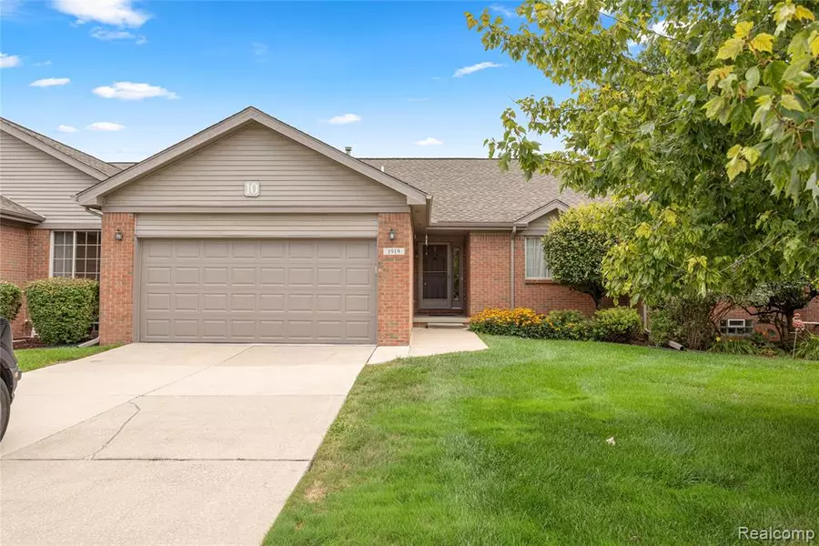 1919 Pebble Creek Drive, Canton, MI 48188