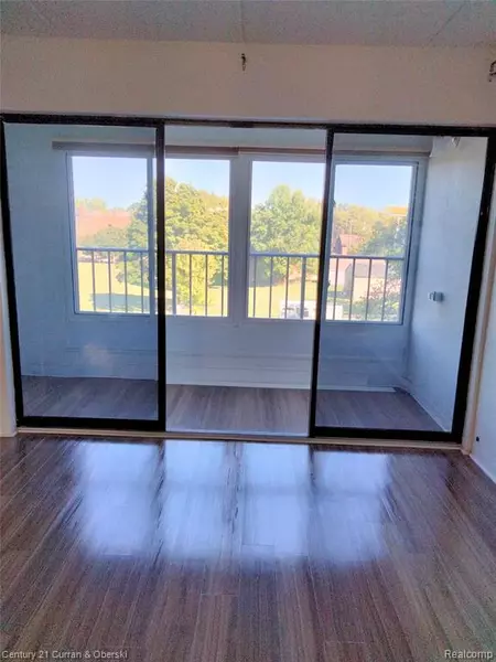 21800 Morley Avenue, Dearborn, MI 48124