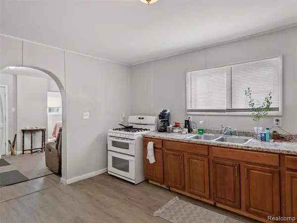 Mount Clemens, MI 48043,130 Meadle Street