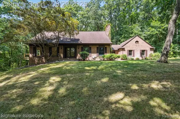 Milford, MI 48380,4329 Winterview
