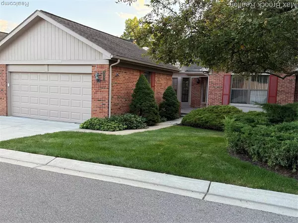 West Bloomfield, MI,7352 MEADOWRIDGE Circle