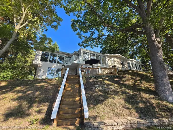 Waterford, MI 48329,3411 Wormer Drive