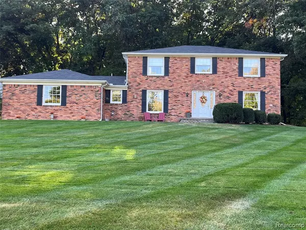 Rochester, MI 48306,5540 Bostall Woods Drive